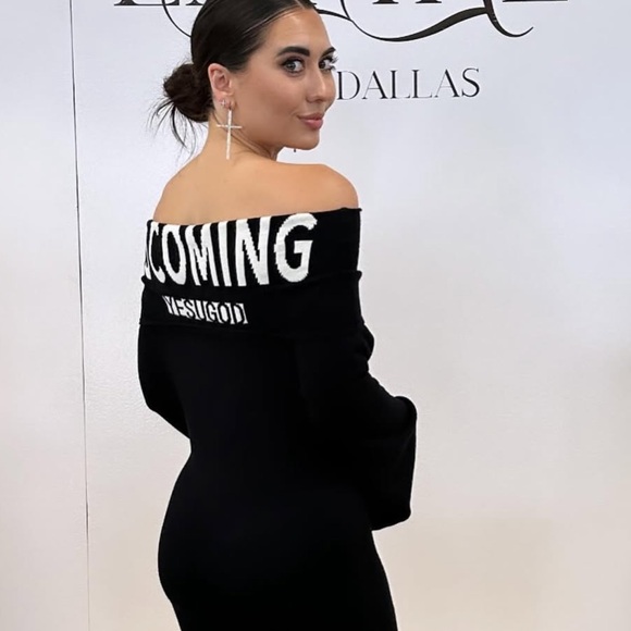 The Lord is Coming sweater dress, off shoulder - Picture 5 of 5